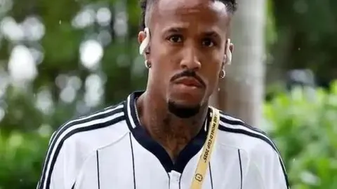 德转公布国家队阵容受损：萨卡、维尔茨、罗德里领衔，总估值达9.6亿欧元。